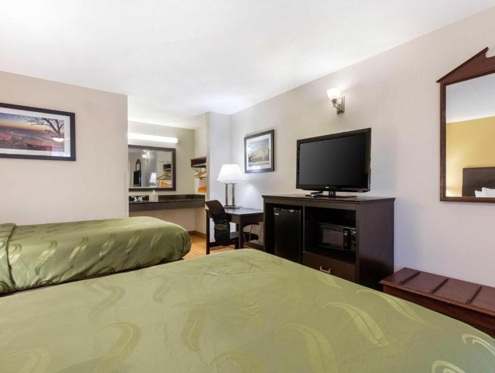 Quality Inn Arab Hwy 231 Экстерьер фото
