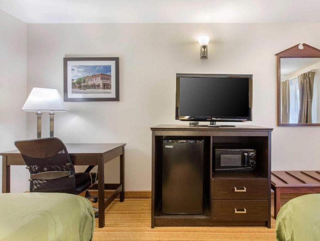 Quality Inn Arab Hwy 231 Экстерьер фото